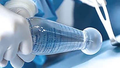 使用無接觸漏斗（Keller Funnel）安全植入假體